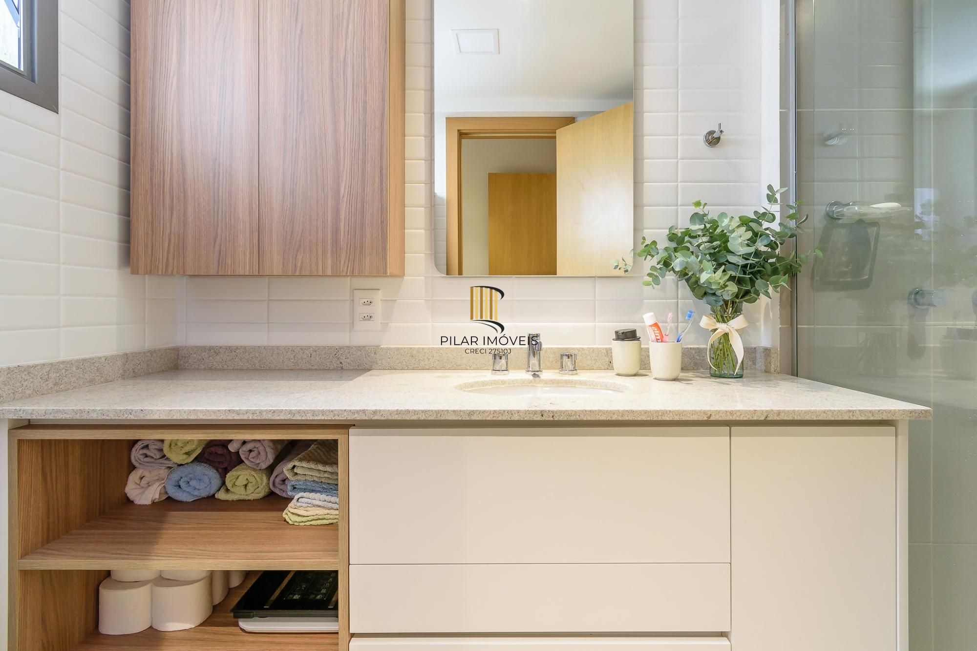 Apartamento com 2 dormitórios, 75m2 à venda no bairro farropilha