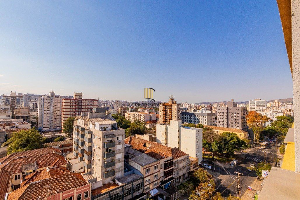 Apartamento á venda, 2 dormitórios, 2 vagas, no bairro Rio Branco, próximo à Redenção.