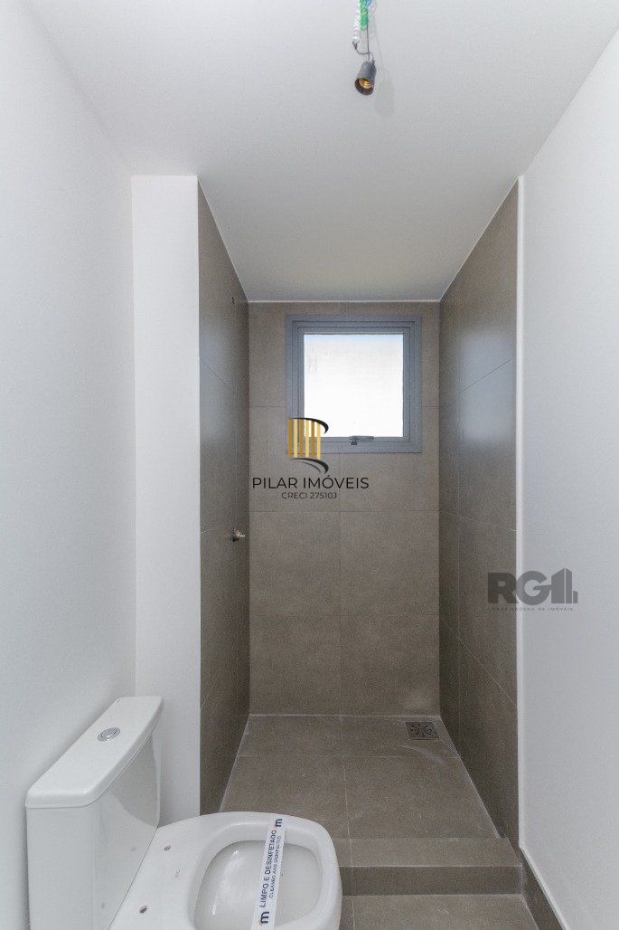 Apto de 3 suítes, andar alto, 115m² privativos com lavabo, cozinha americana e churrasqueira.