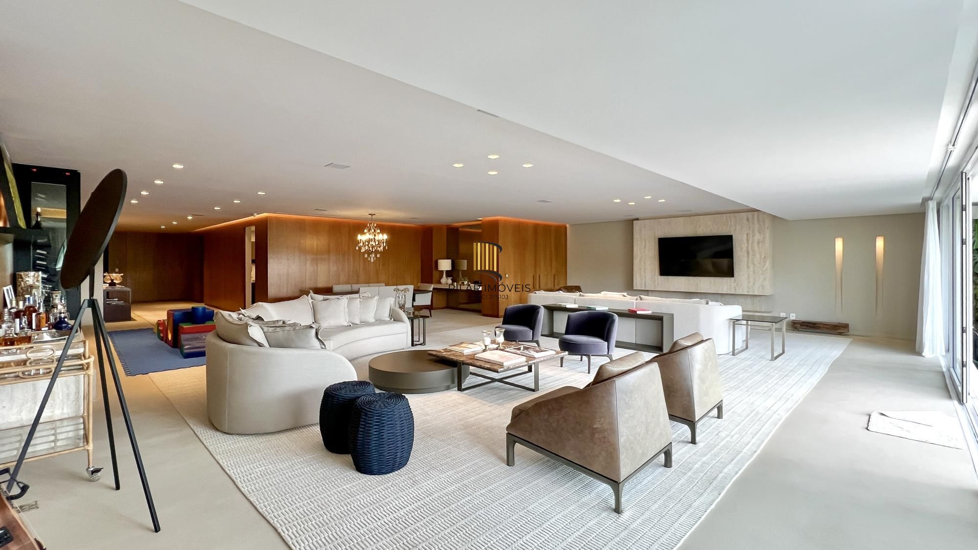 Mansão Suspensa Mobiliada no Las Piedras com piscina e vista para a mata nativa