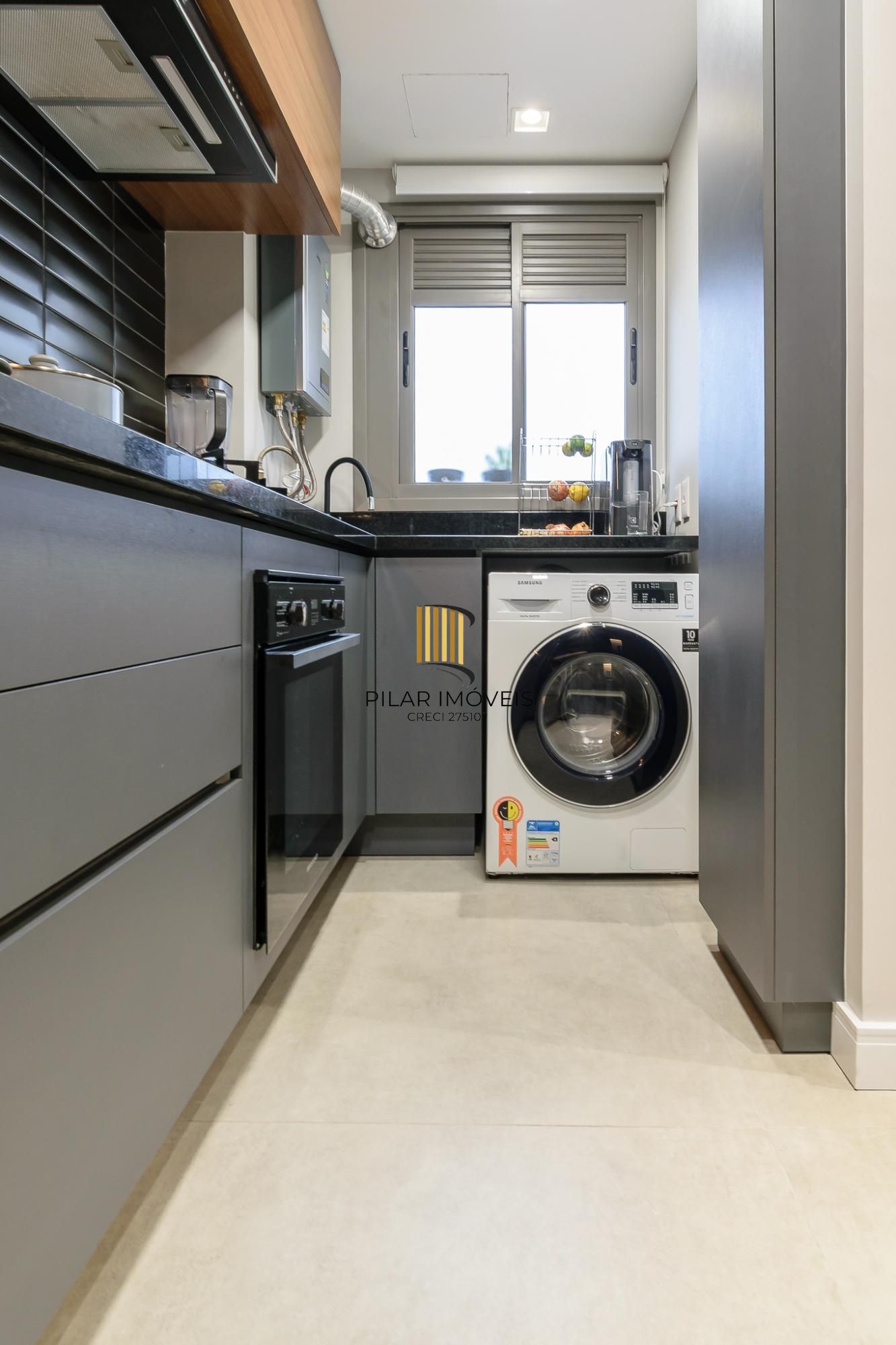 Apartamento com 2 dormitórios, 75m2 à venda no bairro farropilha