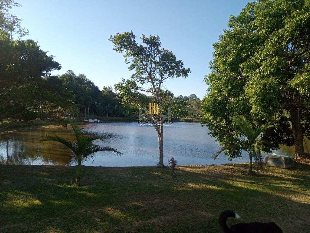 Boletto Imóveis vende Sitio na RS, Com 7 casas, 2 comerciais, excelente local para vários seguimento fácil acesso , rota para gramado, R$3.900,000,00