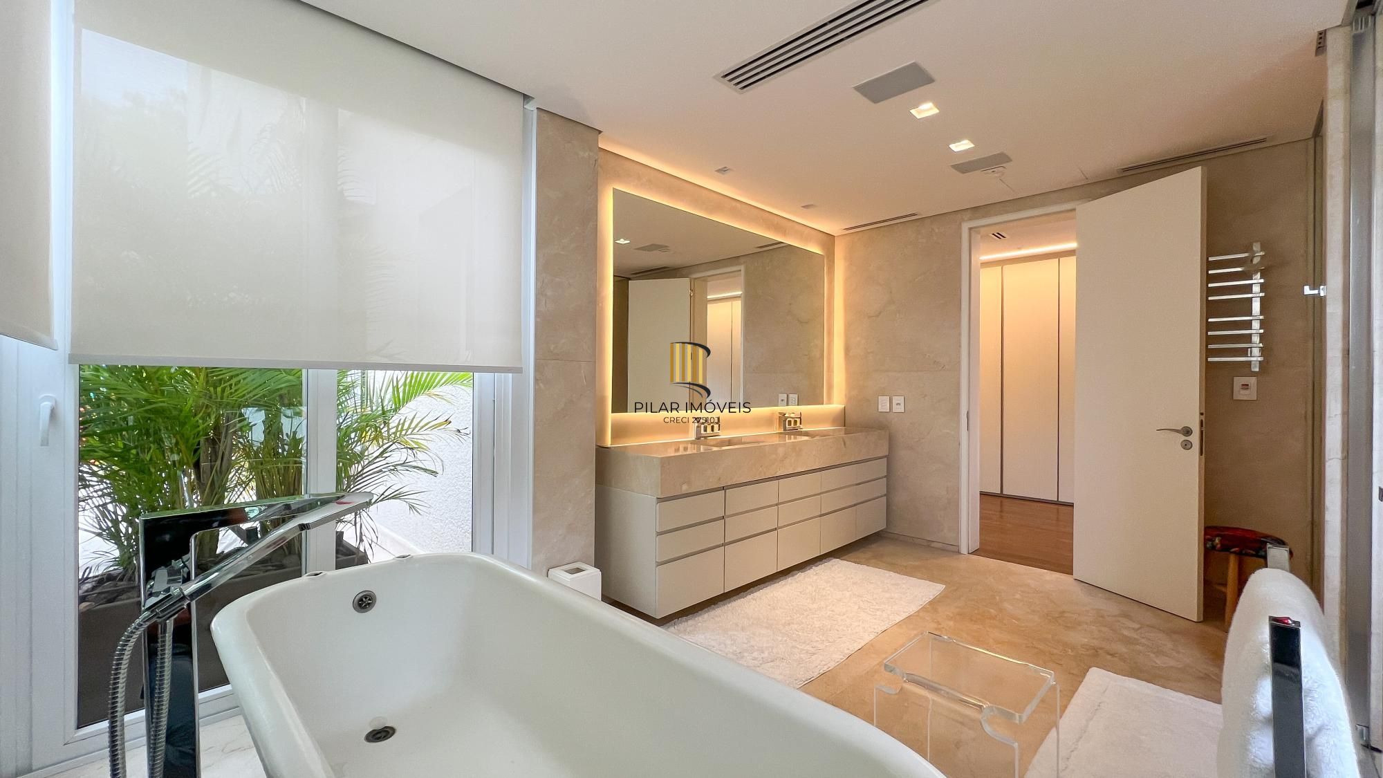 Mansão Suspensa Mobiliada no Las Piedras com piscina e vista para a mata nativa