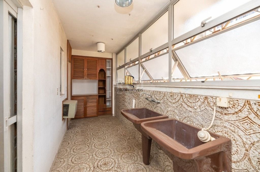 Casa com 4 dormitórios para Comprar  388 m²  - Bela Vista - Porto Alegre/RS