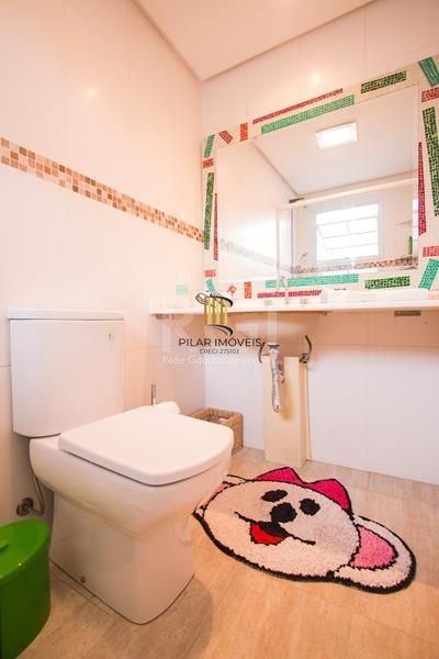 Casa Para Comprar  em condomínio com 5 quartos e 4 vagas no Jardim Botânico
