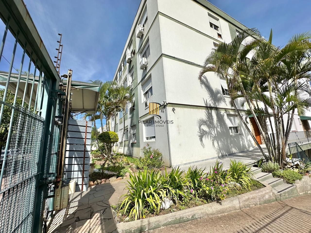 Excelente apartamento à venda no bairro Passo d' Areia com 2 dormitórios.