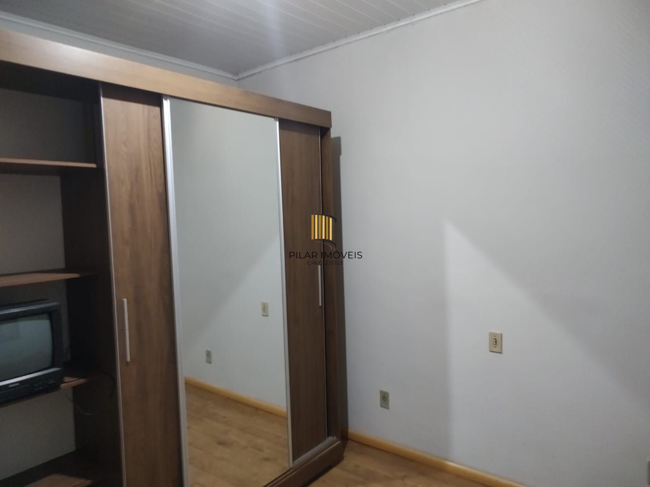 Vende Casa Comercial com deposito nos fundos, 289,80m²