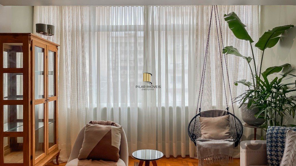 Apartamento para comprar ,  dois dormitórios, 1 vaga de garagem no Centro Histórico.