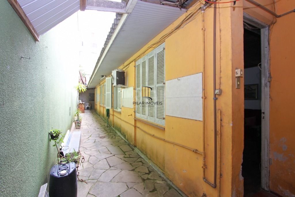 Terreno com Casa Para comprar com 3 dormitórios  111 m²