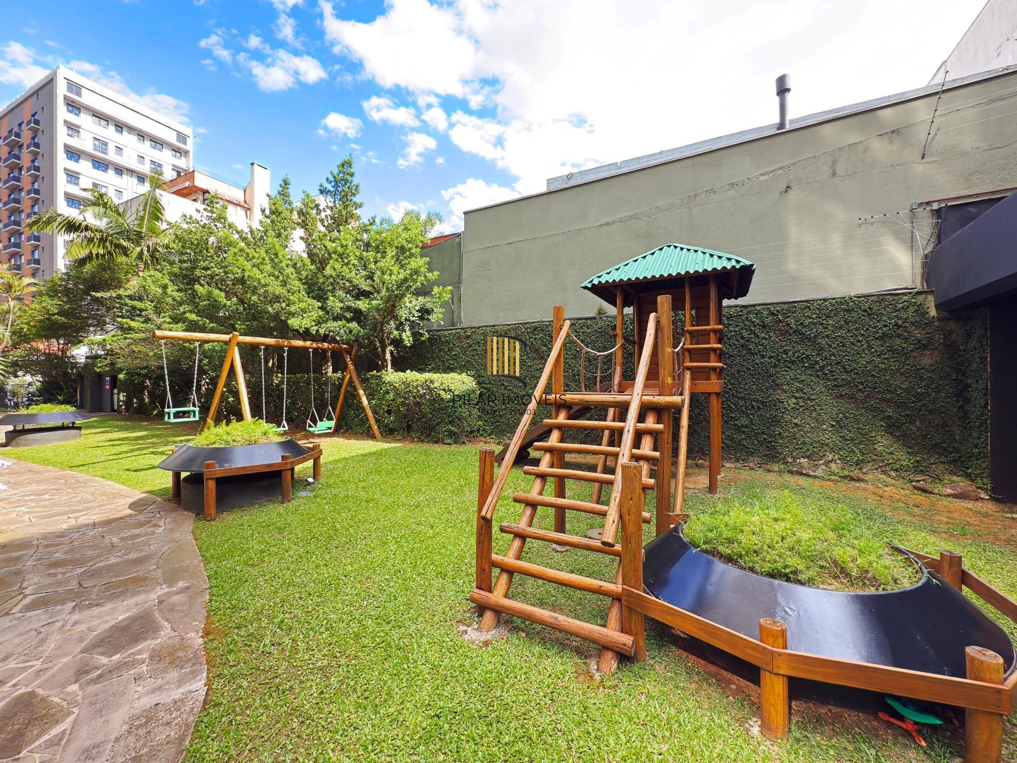 Apartamento com Lareira | Churrasqueira | 3 Suítes | Bairro Petrópolis