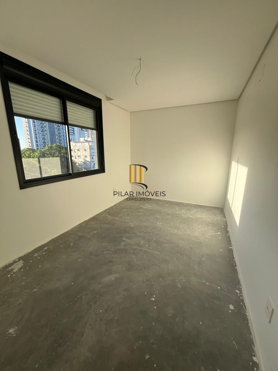 Apartamento a venda de dois quartos, de 63, 54 metros, excelente predio a 100 metros da protasio alves