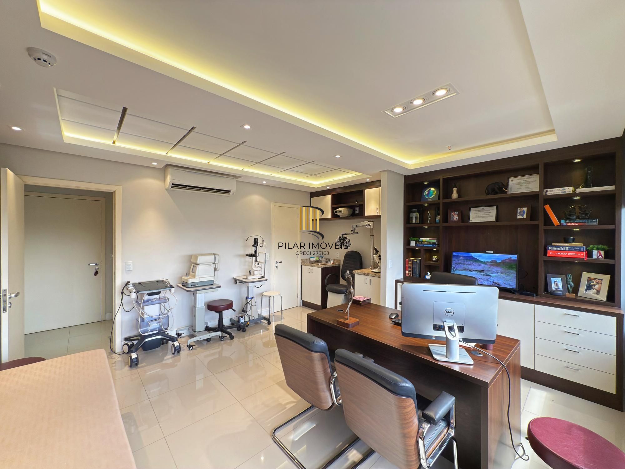 Sala Comercial À Venda Pronta no Mont'Serrat | 37m² | Mobiliada e Decorada | 1 Vaga