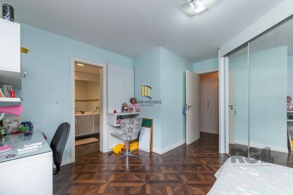 vende exelente casa com 442m² , 4 dormitórios Suíte, garagem para 4 carros