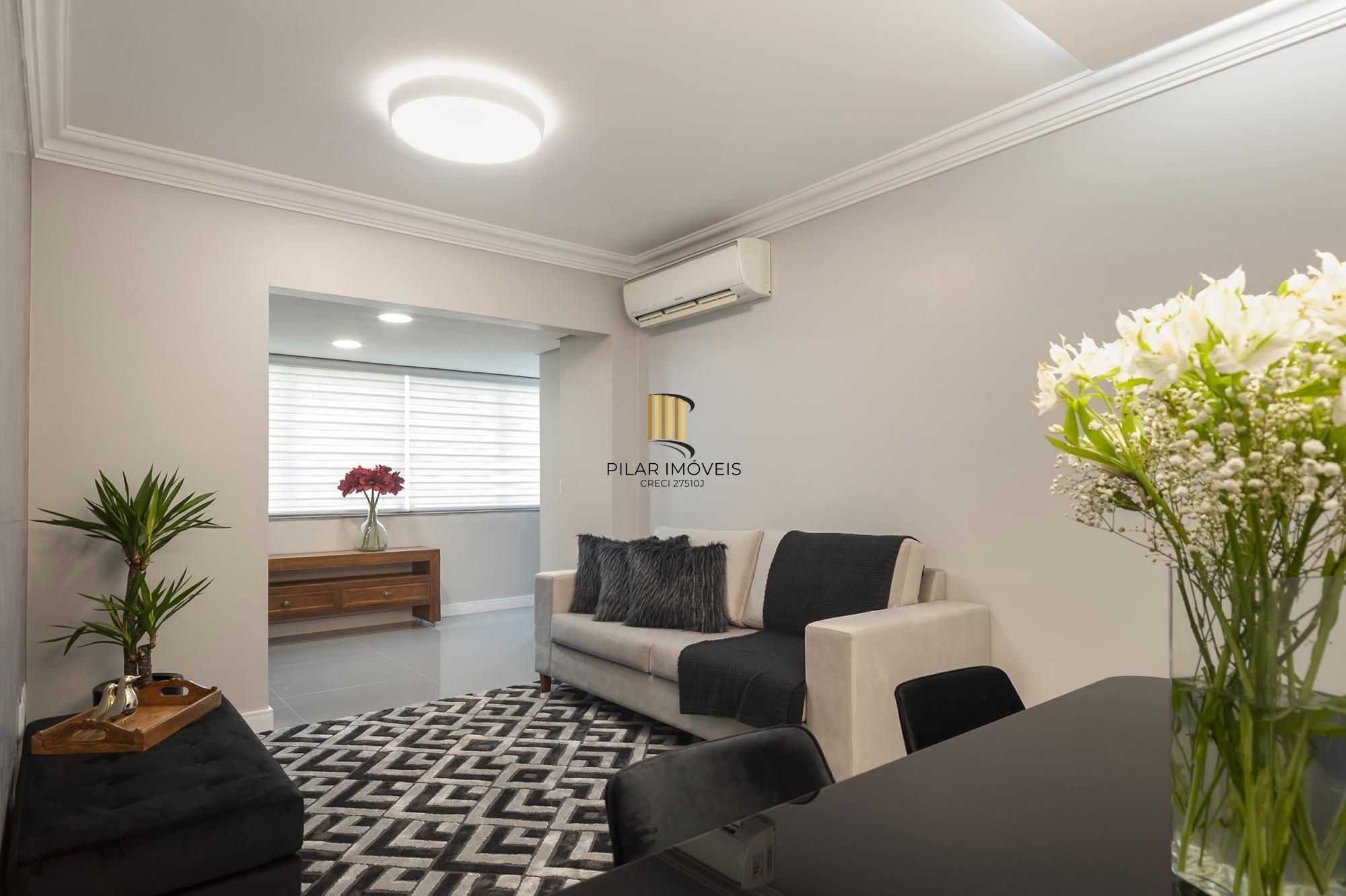 LINDO APARTAMENTO, PRONTO PARA MORAR.