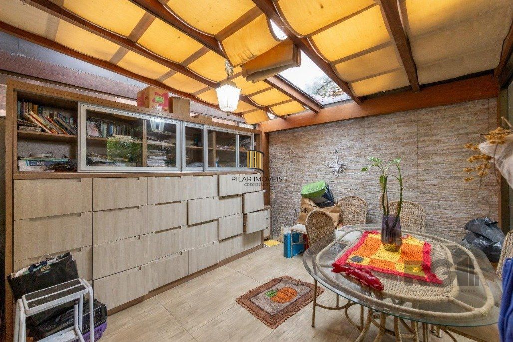 vende exelente casa com 442m² , 4 dormitórios Suíte, garagem para 4 carros