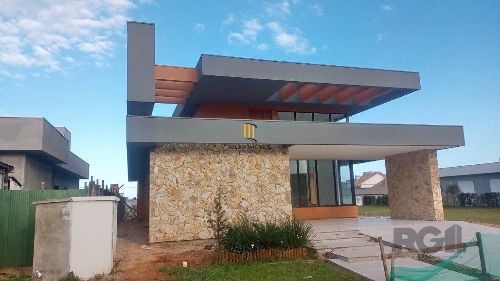 Casa com 3 dormitórios Para comprar Com  246 m² por R$ 1.800.000,00 - Centro - Torres/RS - Pilar Imóveis