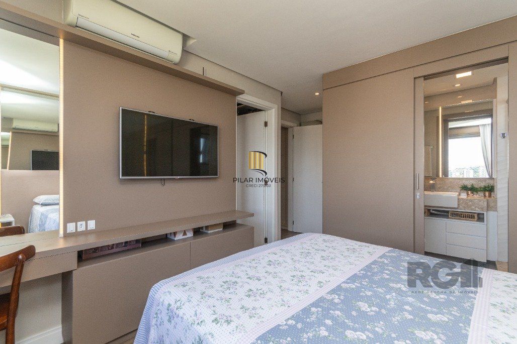 Apto 3 dormitórios, transformado em 2 com suíte e closet enorme, 2 vagas de garagem no jardim botânico