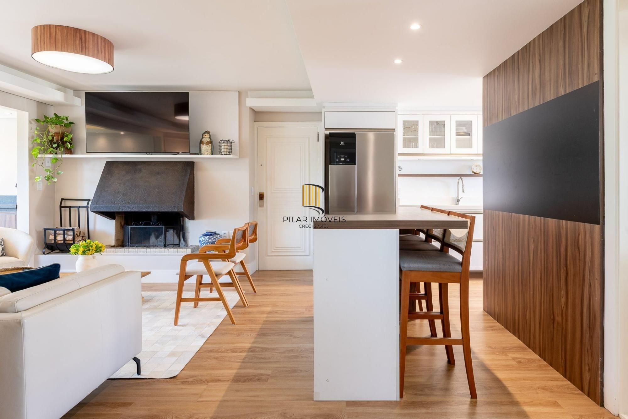 Apartamento de 3 dormitórios no bairro Mont'Serrat
