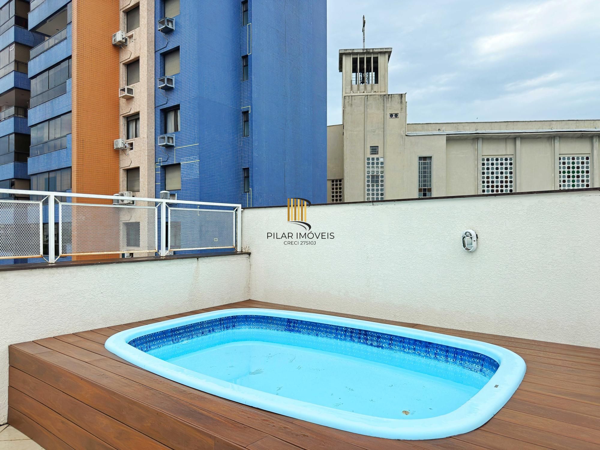 Apartamento a venda semi-mobiliado com dois dormitórios no bairro São João/PoA