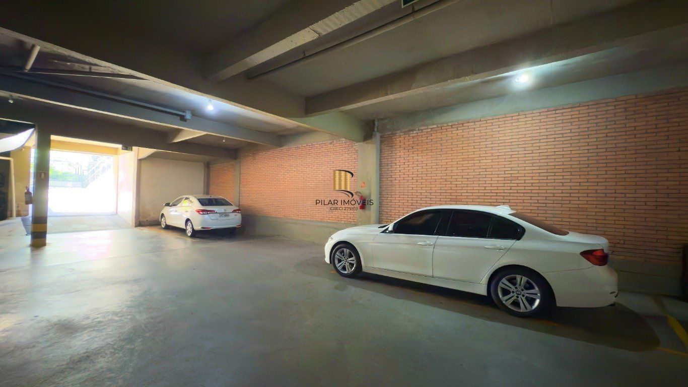 Apartamento semimobiliado com 2 suítes e 4 quartos no cobiçado bairro Bela Vista