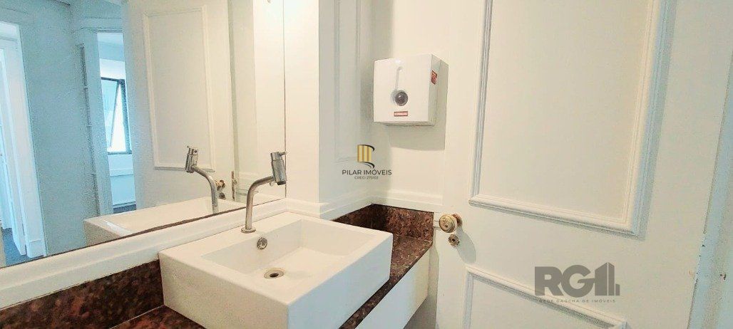 Sala para comprar na avenida Carlos Gomes  no Bairro Boa Vista