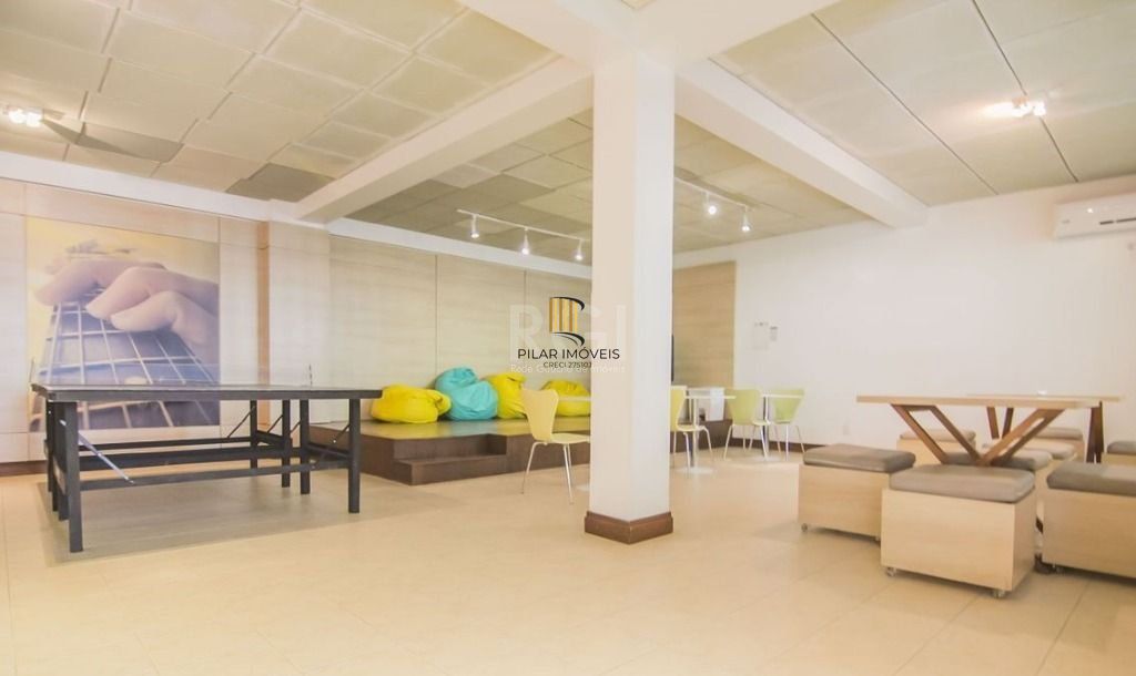 Casa Para Comprar  em condomínio com 5 quartos e 4 vagas no Jardim Botânico