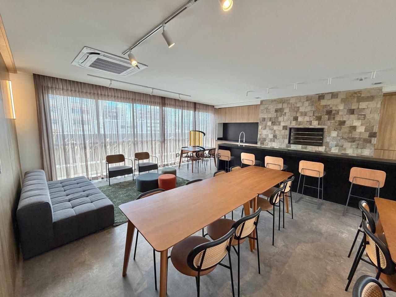 Excelente apartamento a venda no ITA123, com 2 domitórios no bairro Jardim Botânico.