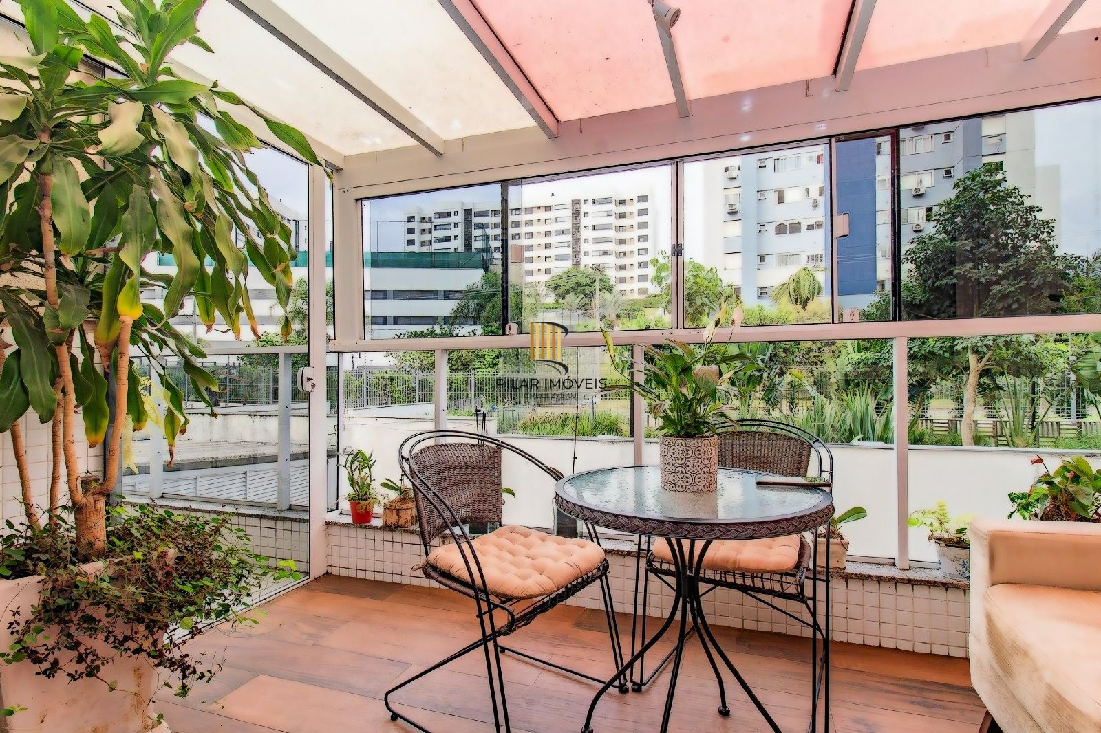 Apartamento Garden com 107m² e 3 dormitórios, 1 suíte, 2 vagas