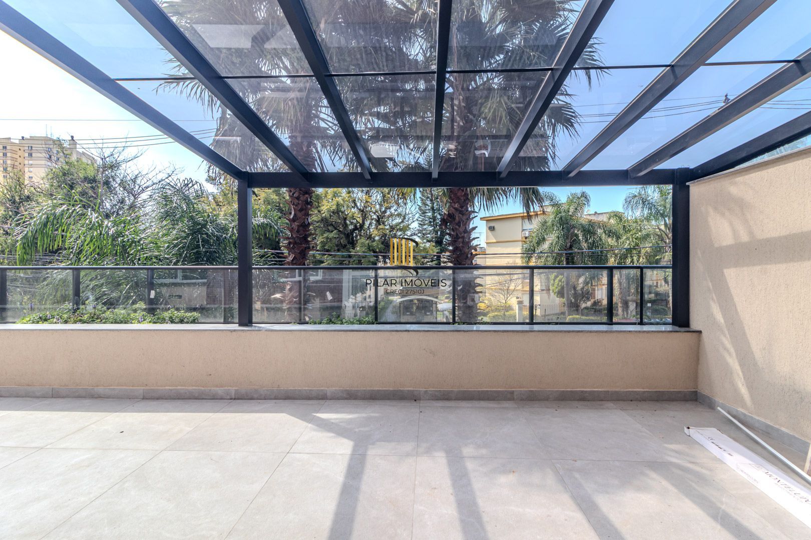 Apartamento Garden Espetacular: Pátio Privativo, Conforto Térmico e Sol na Medida Certa!