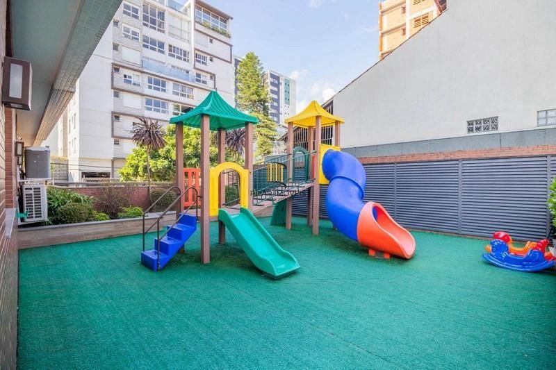 Apartamento com 102m² mobiliado - bairro Passo da Areia - POA/RS