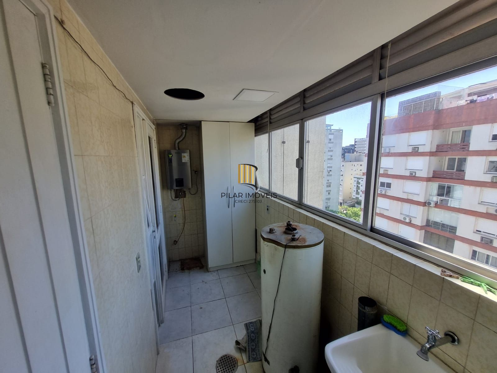 Apto de 3 dormitórios no Mont Serrat com linda vista da cidade e 1 vaga de garagem