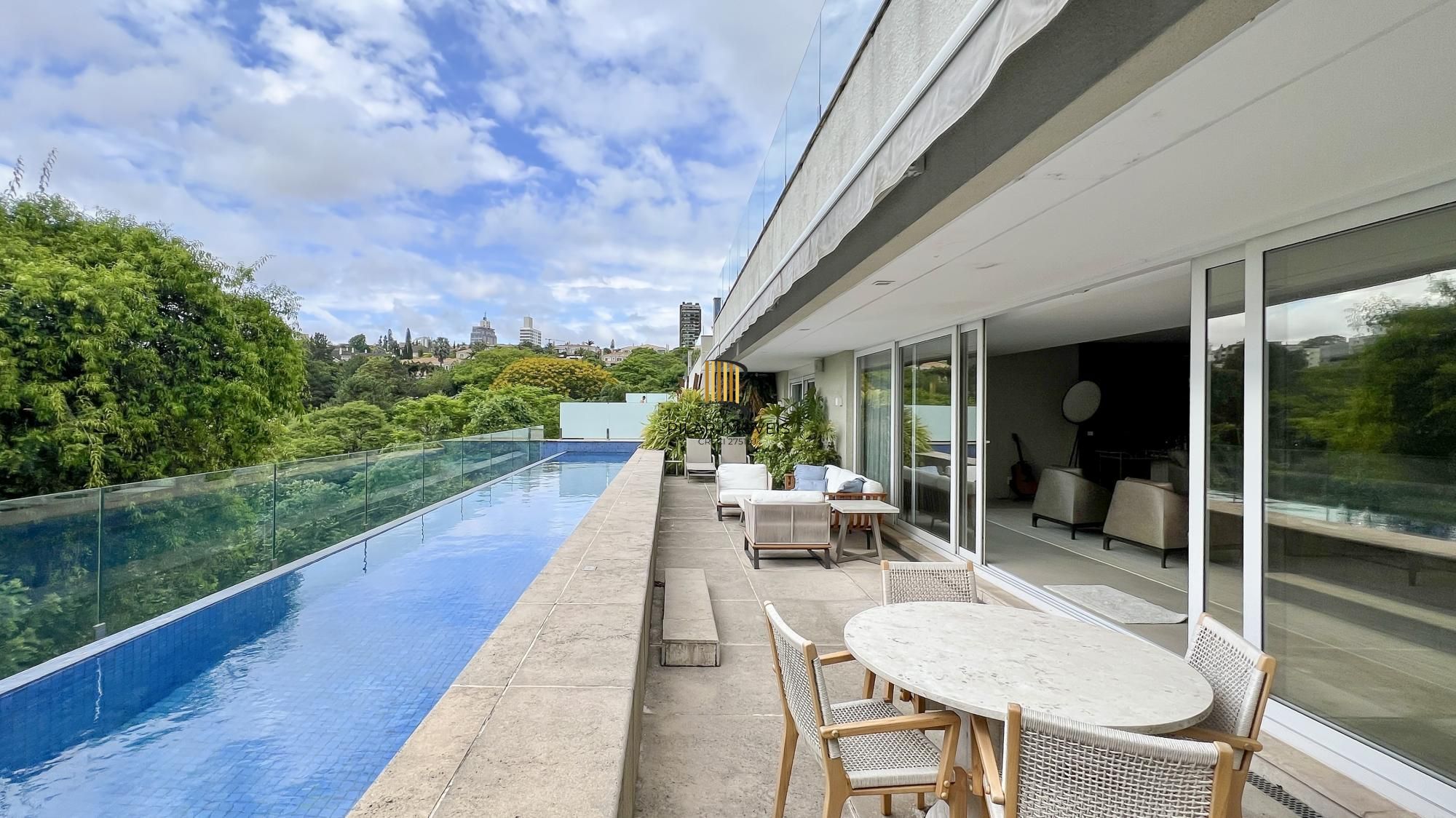 Mansão Suspensa Mobiliada no Las Piedras com piscina e vista para a mata nativa