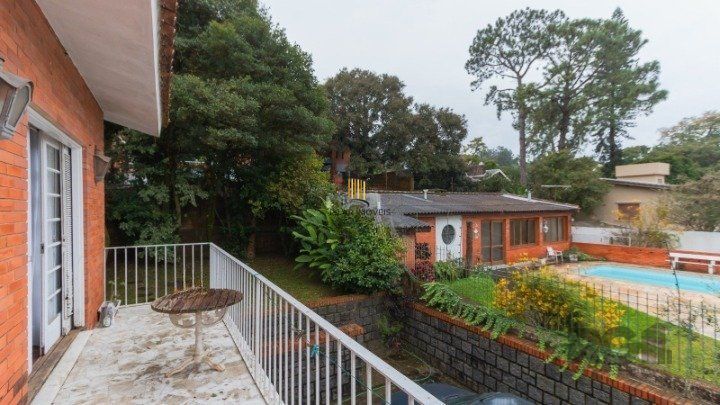 Casa, 1873 M² para Comprar com 4 Dormitórios e 6 Vagas Estacionamento