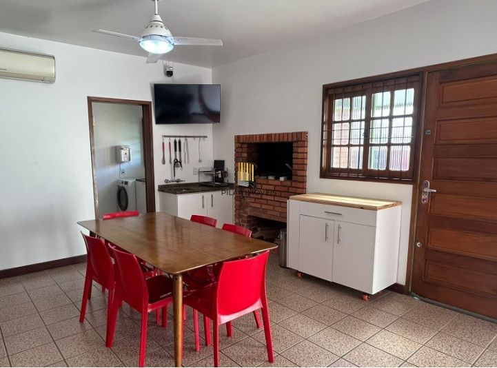 Casa com 3 Quartos e 5 vagas à Venda, 224 m² no Bairro Vila Ipiranga