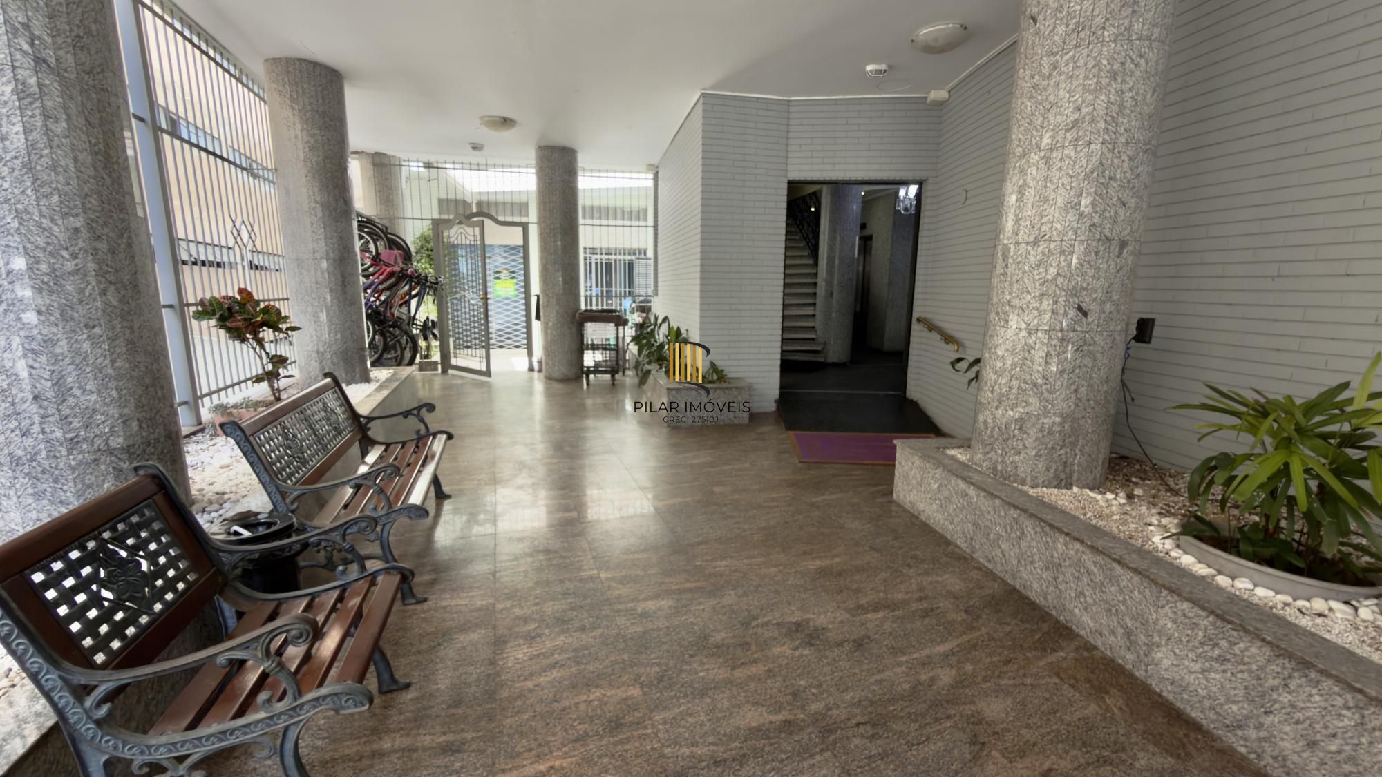 Apartamento 3 quartos para comprar no Ed. Jardim Sevigné. Centro Histórico.