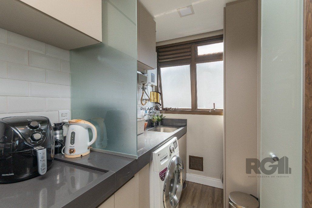 Apto 3 dormitórios, transformado em 2 com suíte e closet enorme, 2 vagas de garagem no jardim botânico