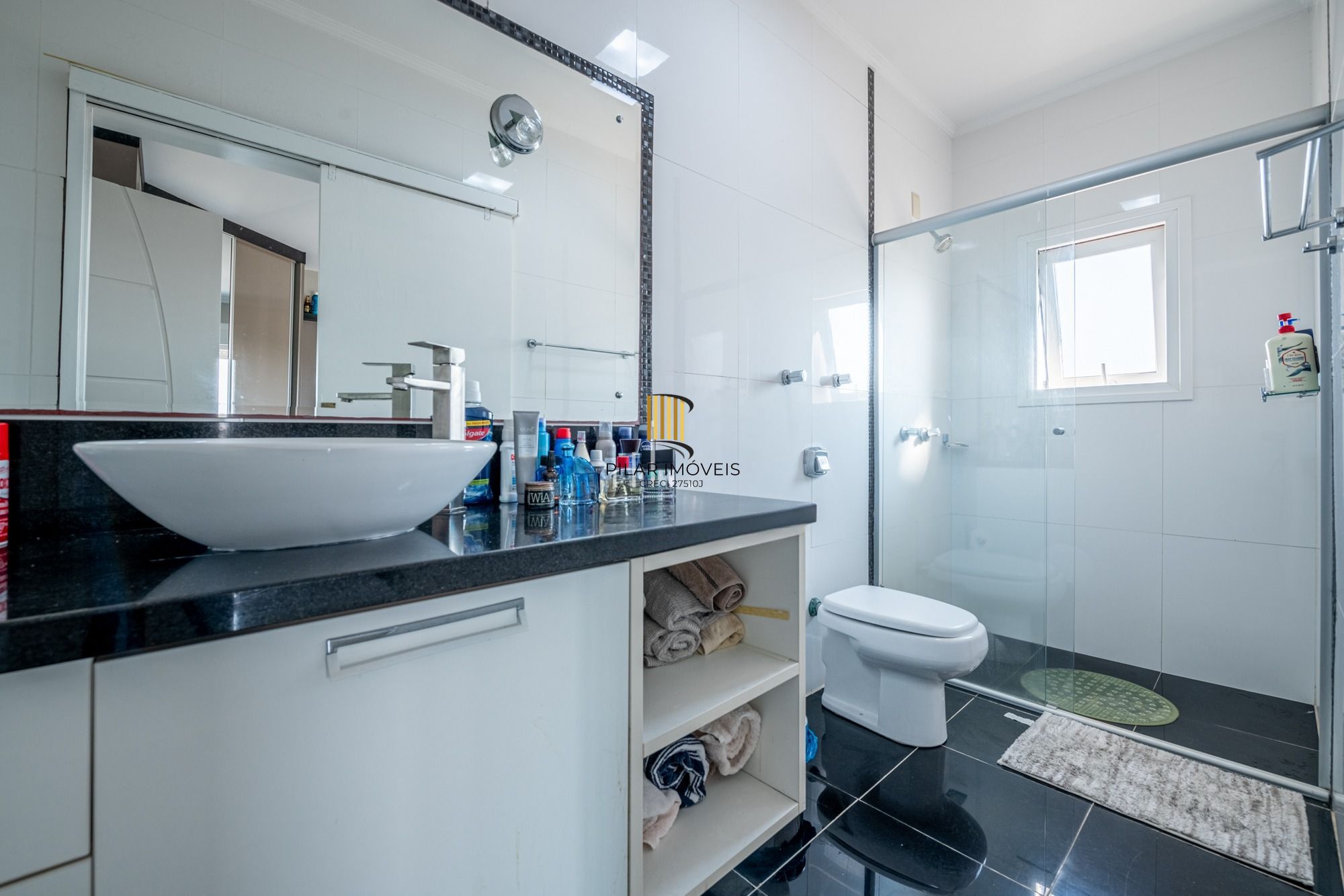 Casa com 357m² e 4 dormitórios, 3 suítes, 3 vagas