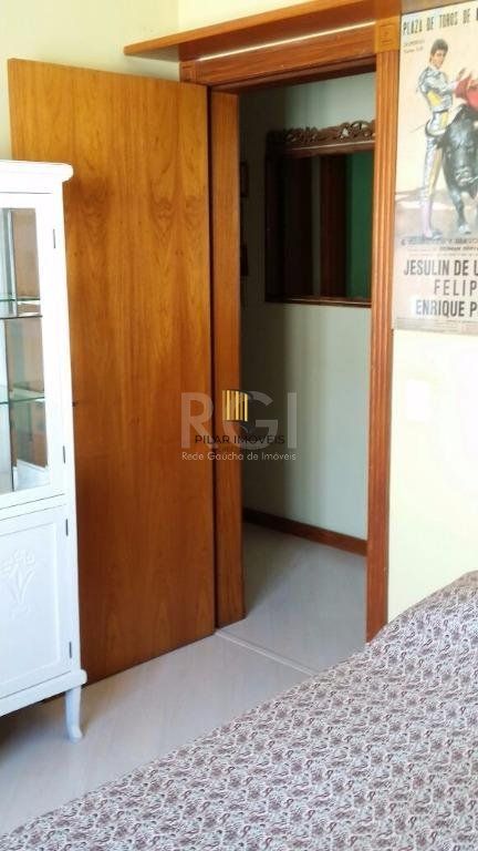 Vende cobertura mobiliada, 3 dormitórios, 3 vagas, Petrópolis