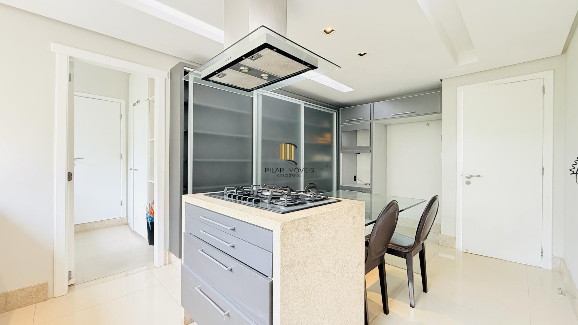 Cobertura Duplex de 318m com Piscina Privativa, Energia Solar e Vista Panorâmica