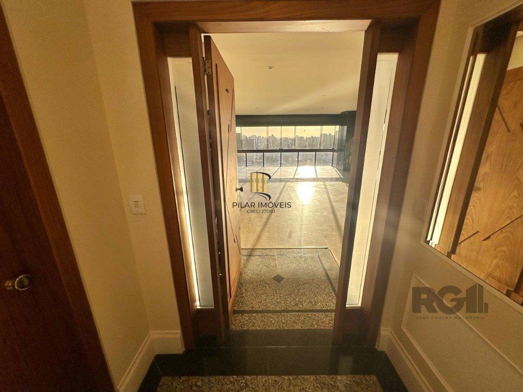 Apartamento com 4 suítes no Bairro Rio Branco semi-mobiliado com vista 360 graus