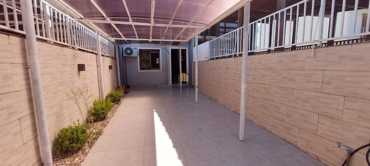 Boletto Imóveis vende casa em Canoas , 2 dormitórios, 1 banheiro, 1 lavabo, garagem para 2 carros,  com móveis fixos em MDF, em fino acabamento.