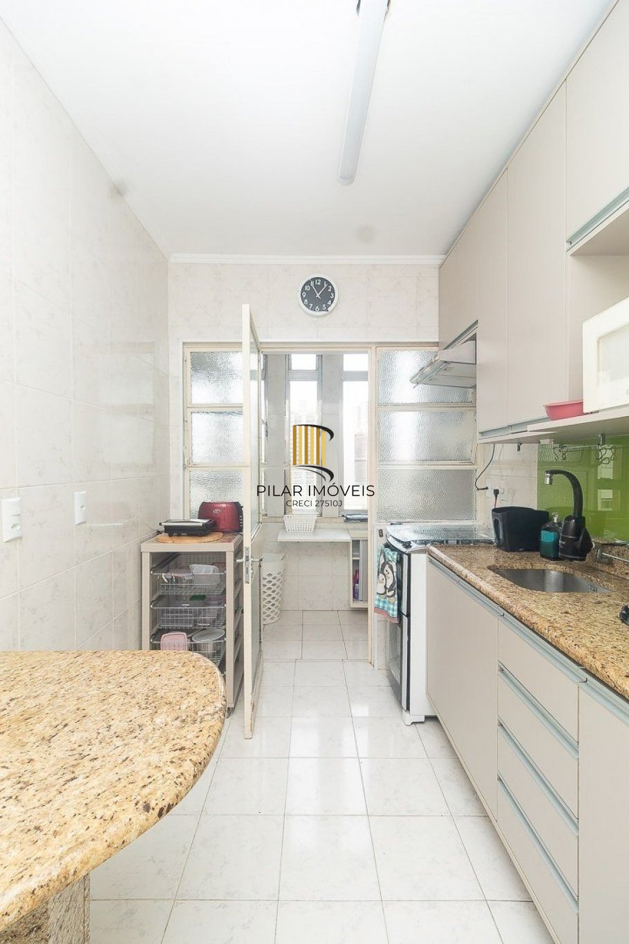 Apartamento 2 dormitórios 1 suíte no bairro São João em Porto Alegre.