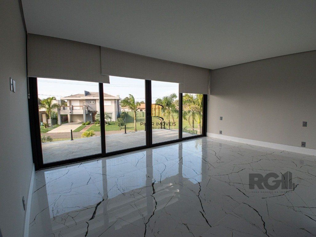 Mansão no Ocean Side para Comprar com  592m2 por R$ 5.200.000,00