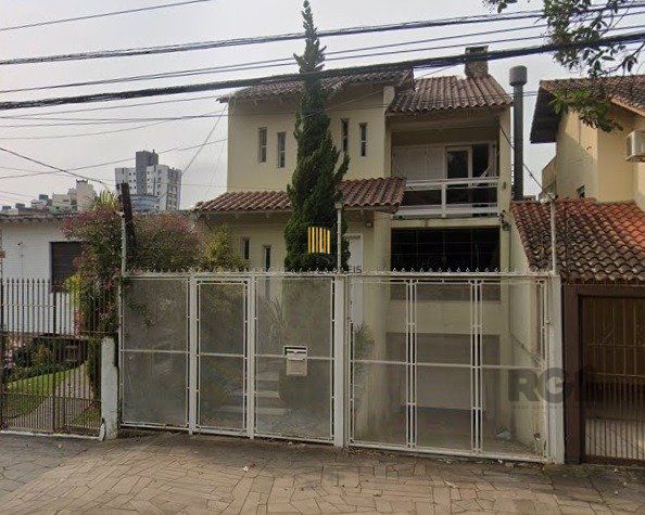 Casa com 7 Quartos e 6 vagas à Venda, 470 m² no Bairro Petrópolis