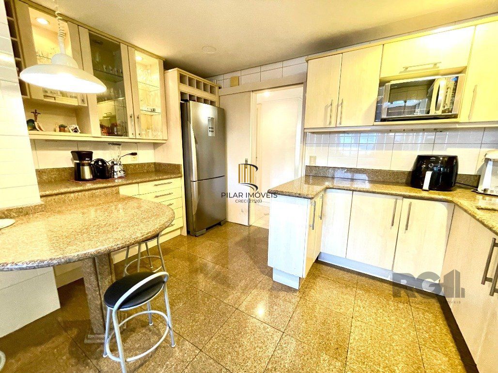 Ótimo apartamento com 3 dormitórios e 2 vagas em localização estratégica!
