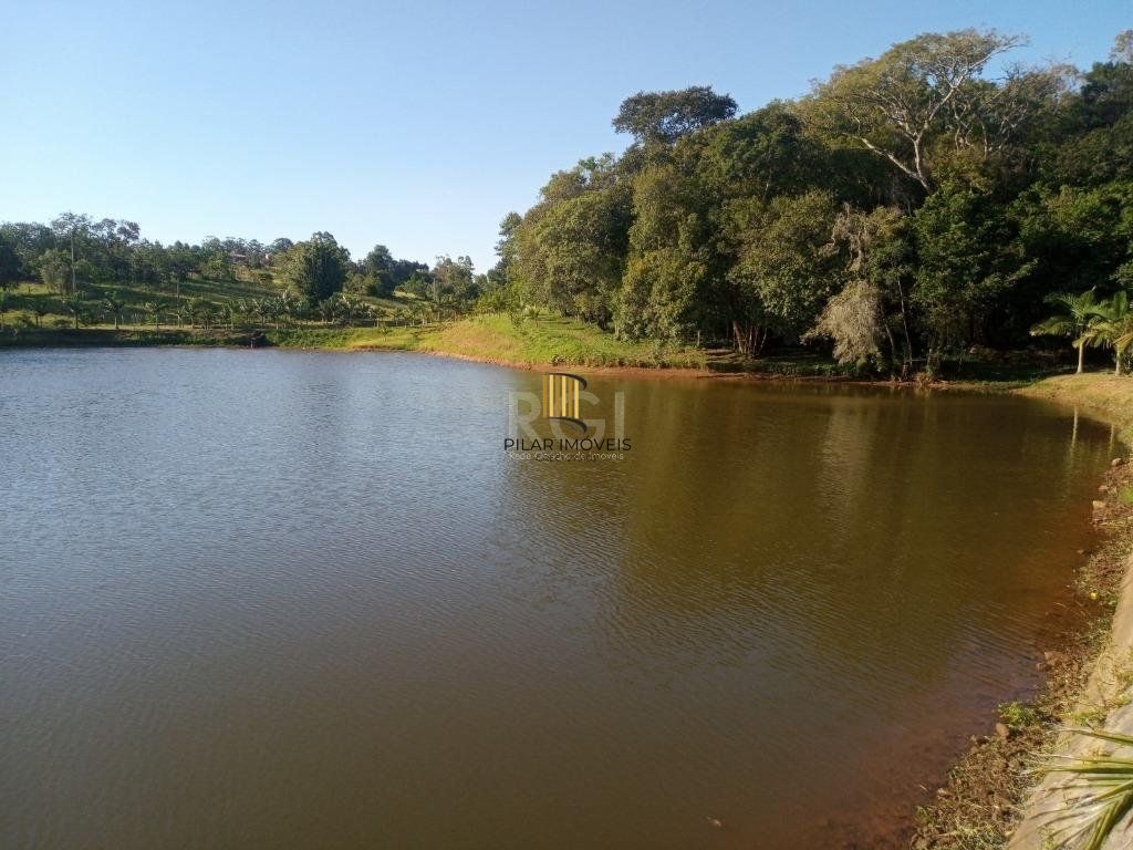 Boletto Imóveis vende Sitio na RS, Com 7 casas, 2 comerciais, excelente local para vários seguimento fácil acesso , rota para gramado, R$3.900,000,00