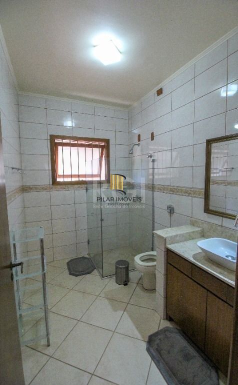 Casa Com 4 dormitórios para Comprar , 350 m²- Chácara das Pedras - Porto Alegre