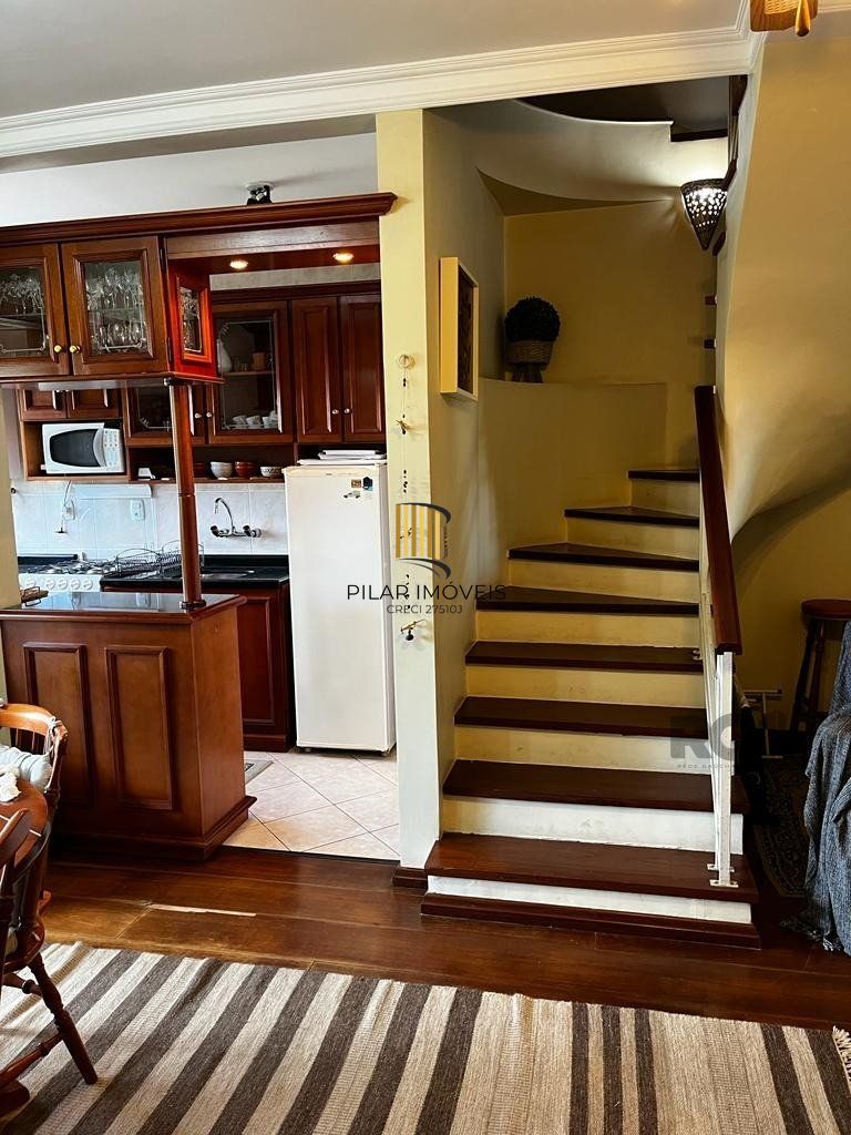 Cobertura duplex com 2 suítes e uma vaga para Comprar em Gramado.