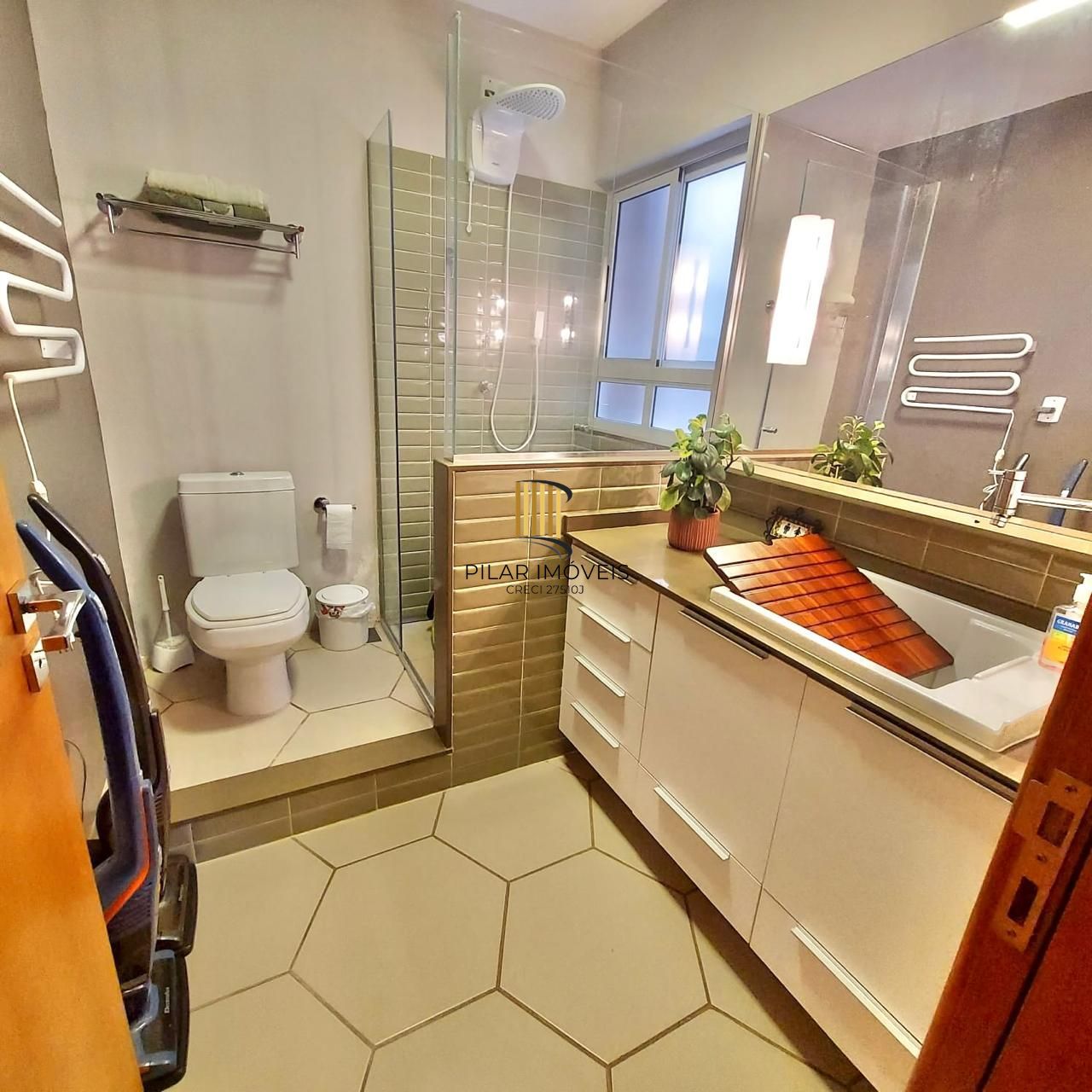 Excelente apartamento a venda semi mobiliado  no bairro Rio Branco.