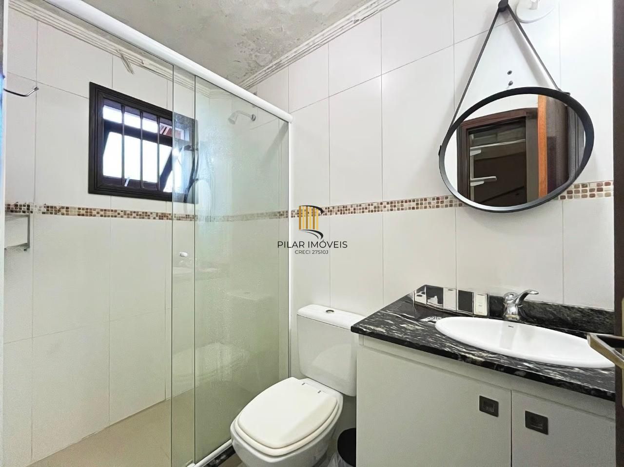 Excelente casa a venda com 3 dormitórios no bairro Tristeza em Porto Alegre.